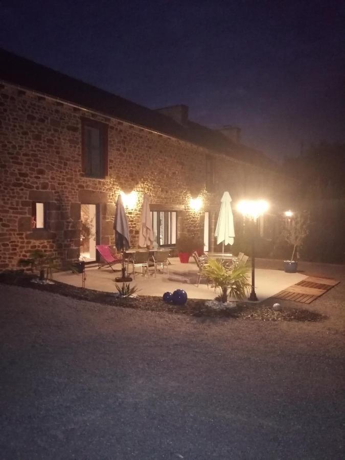 Le Douetaux Chambres D'Hotes La Baussaine Exteriör bild